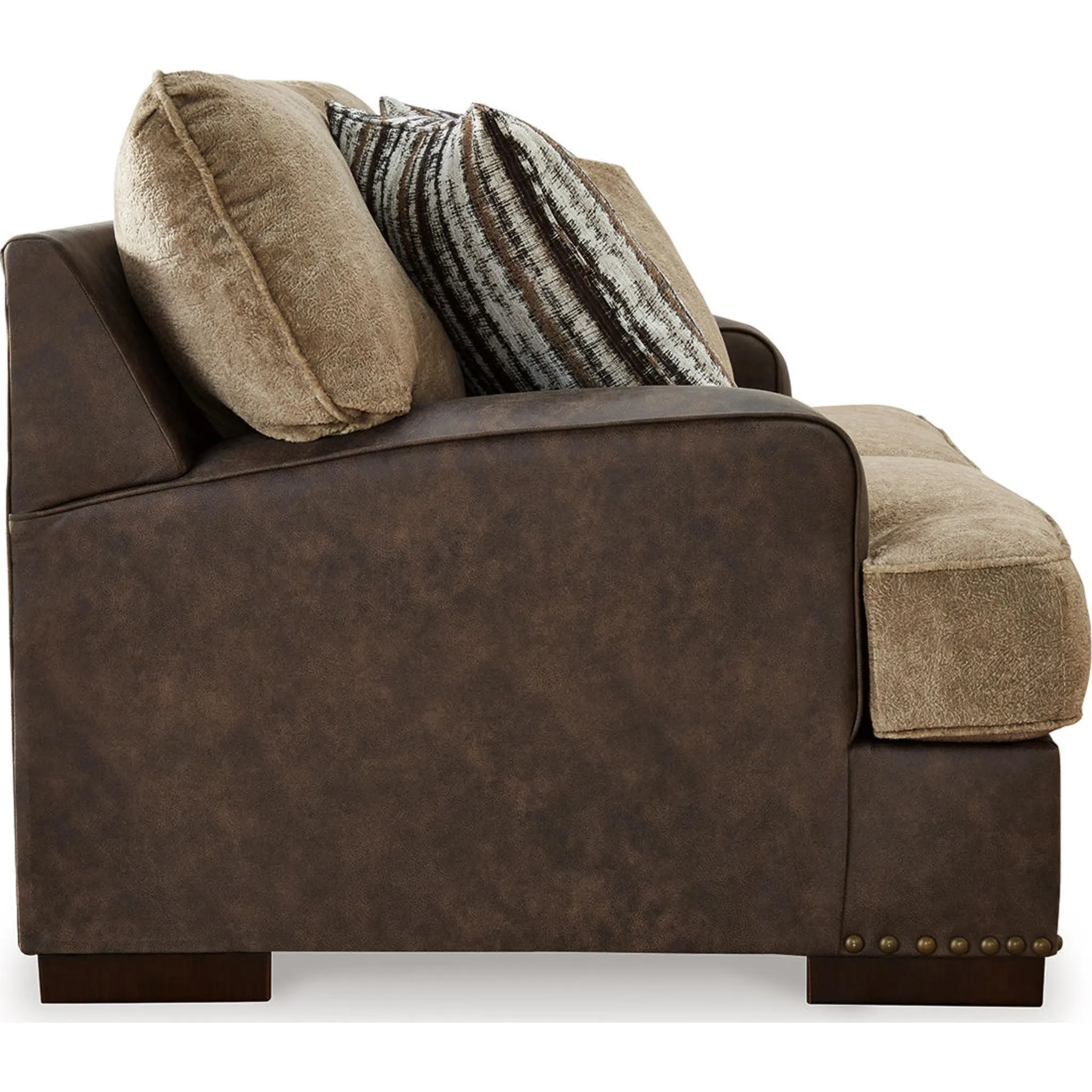 Alesbury Loveseat