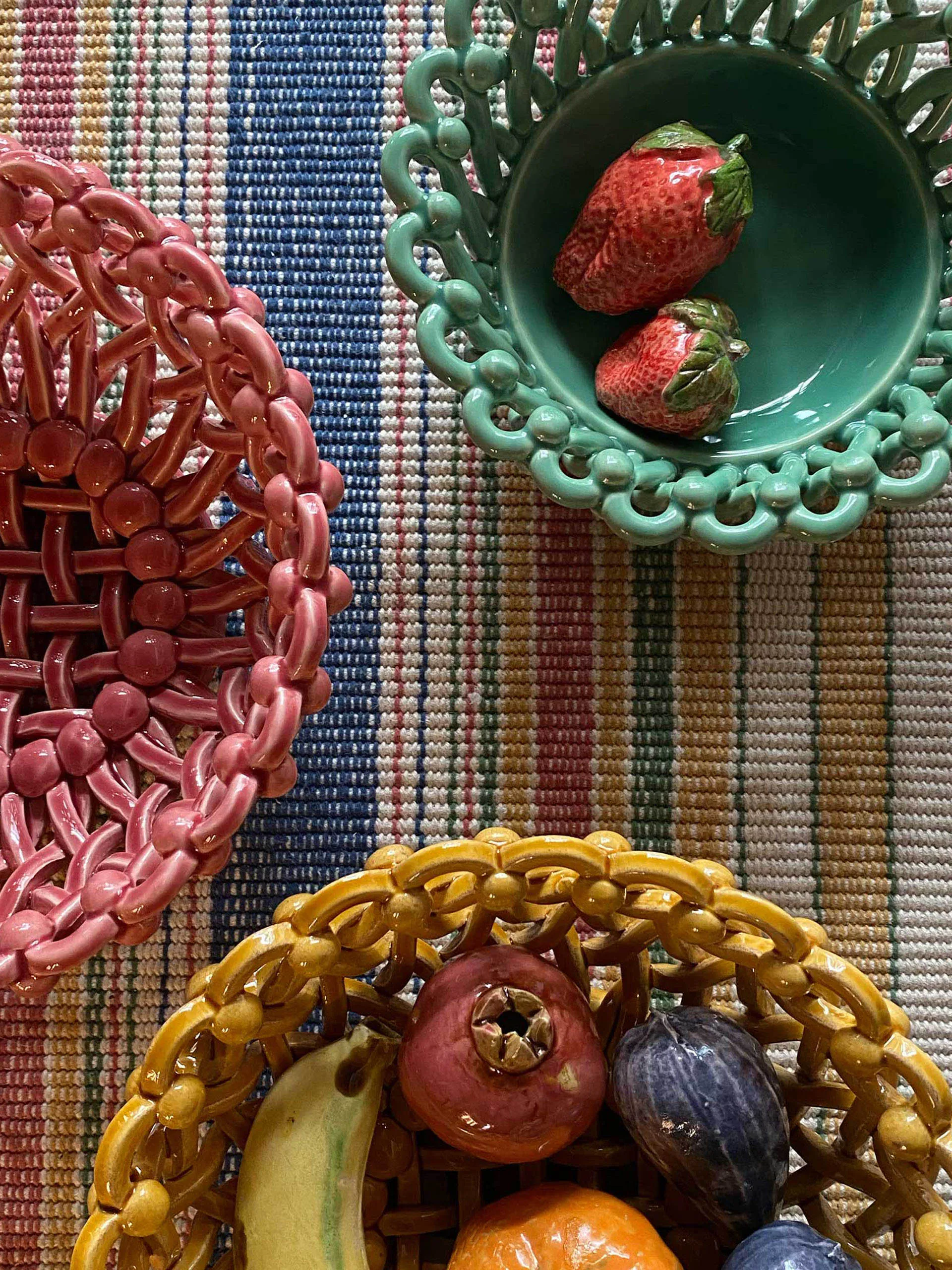 Ceramic basket small green