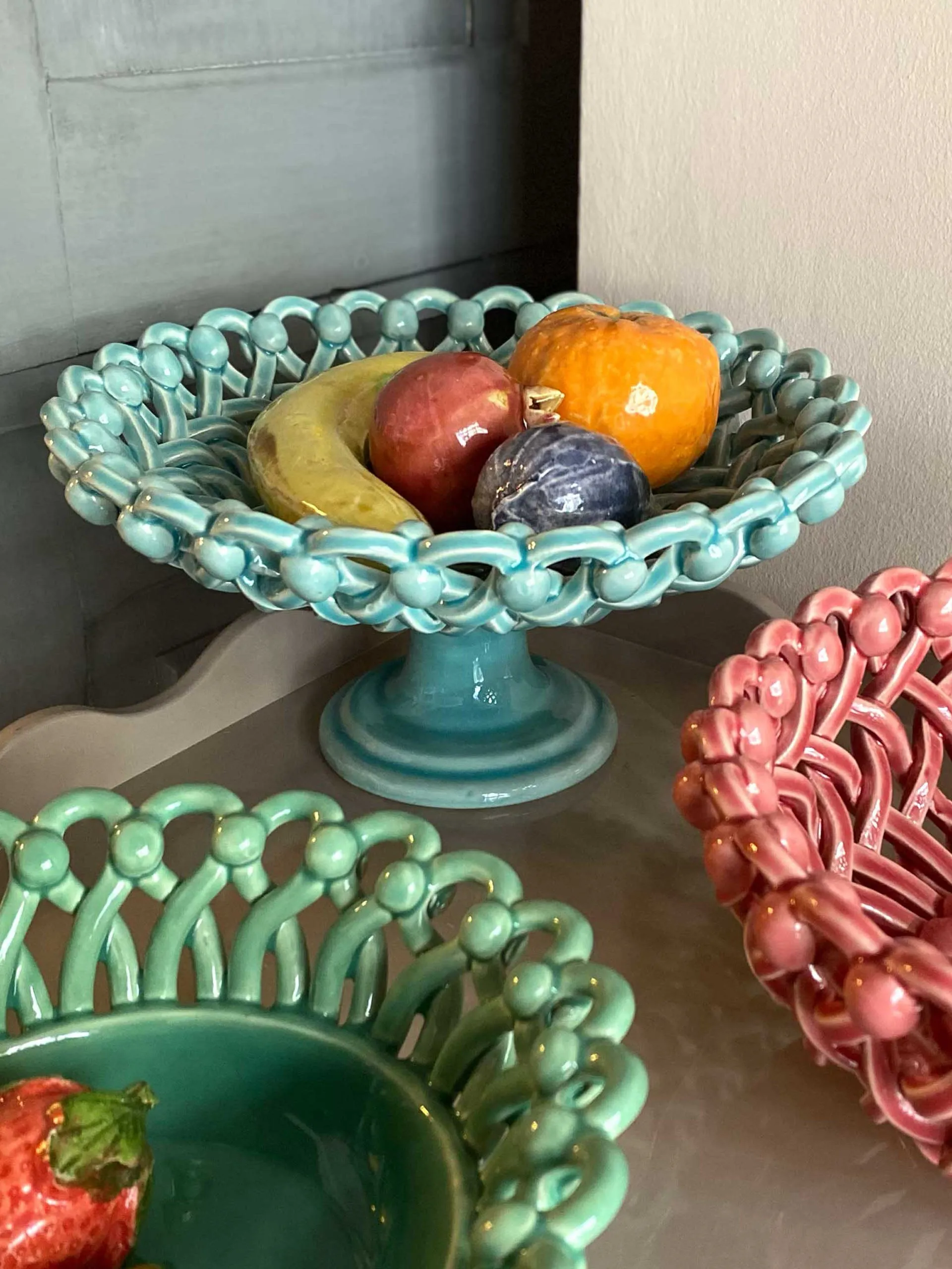 Ceramic basket stand mint