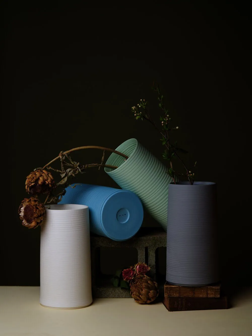 COLD MOUNTAIN VASE STEEL GREY