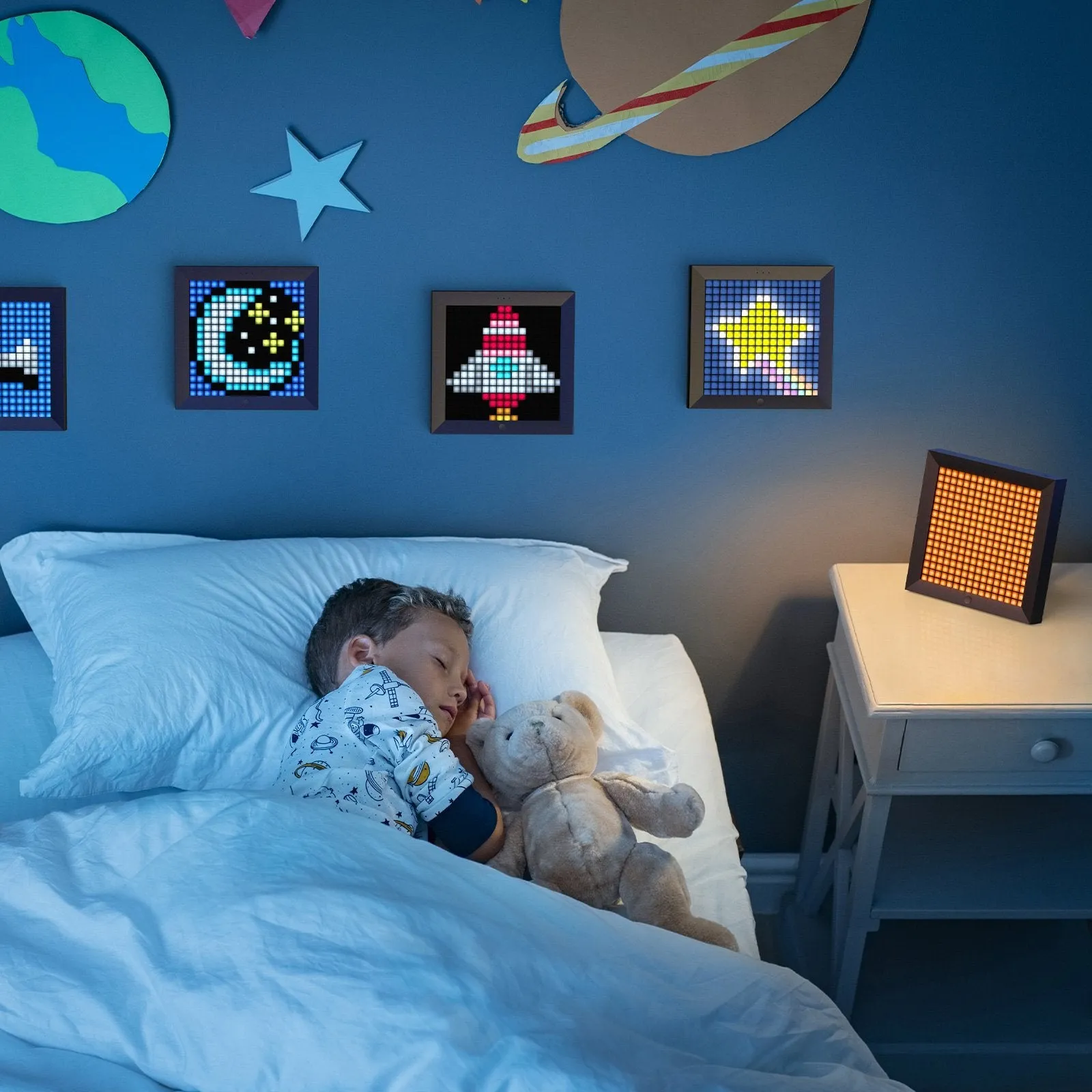 Divoom Pixoo 16x16 Pixel Art LED Display Gaming Room Decor
