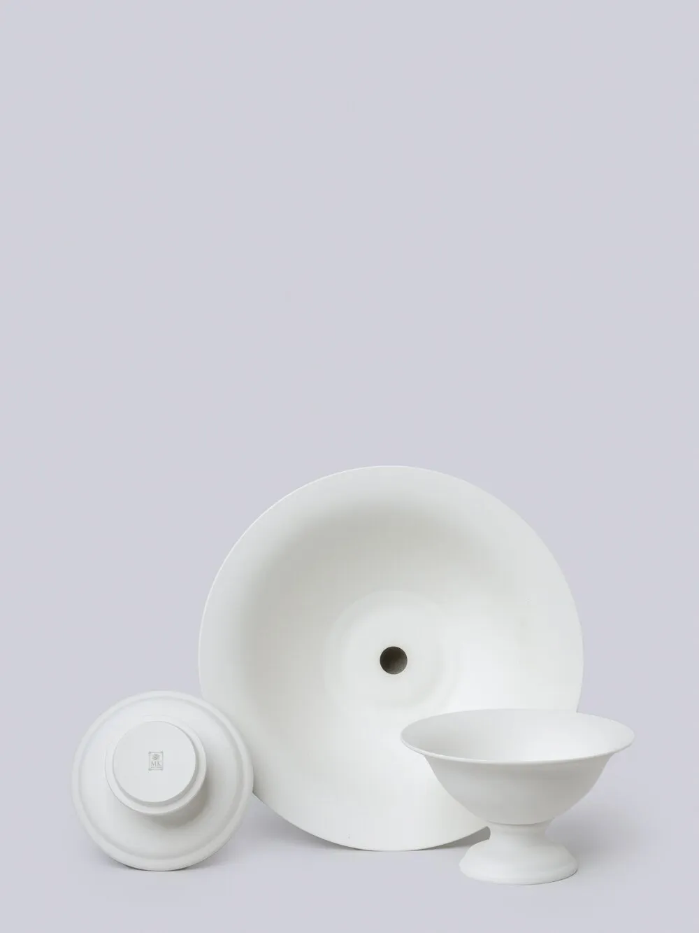FOOTED VASO (BISQUE)