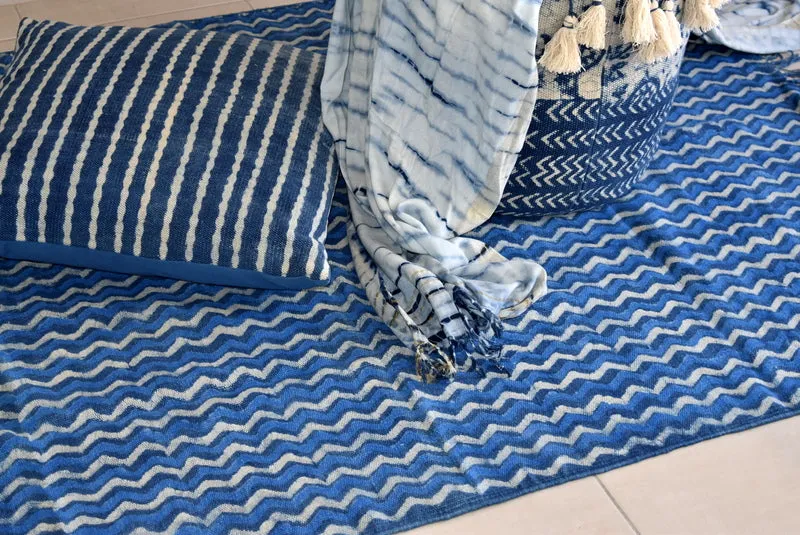 Handmade Geometrical Block Zigzag Print Indigo Cotton Dhurrie Carpet