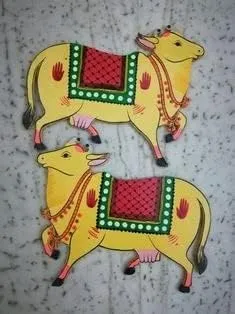 PAREEK HANDICRAFTS Pichwai Cow Design for Diwali | Dussehra | Rangoli | Pooja | Festival Gift | Wedding Decorations Set of 6 (5 INCH) Material-Wood