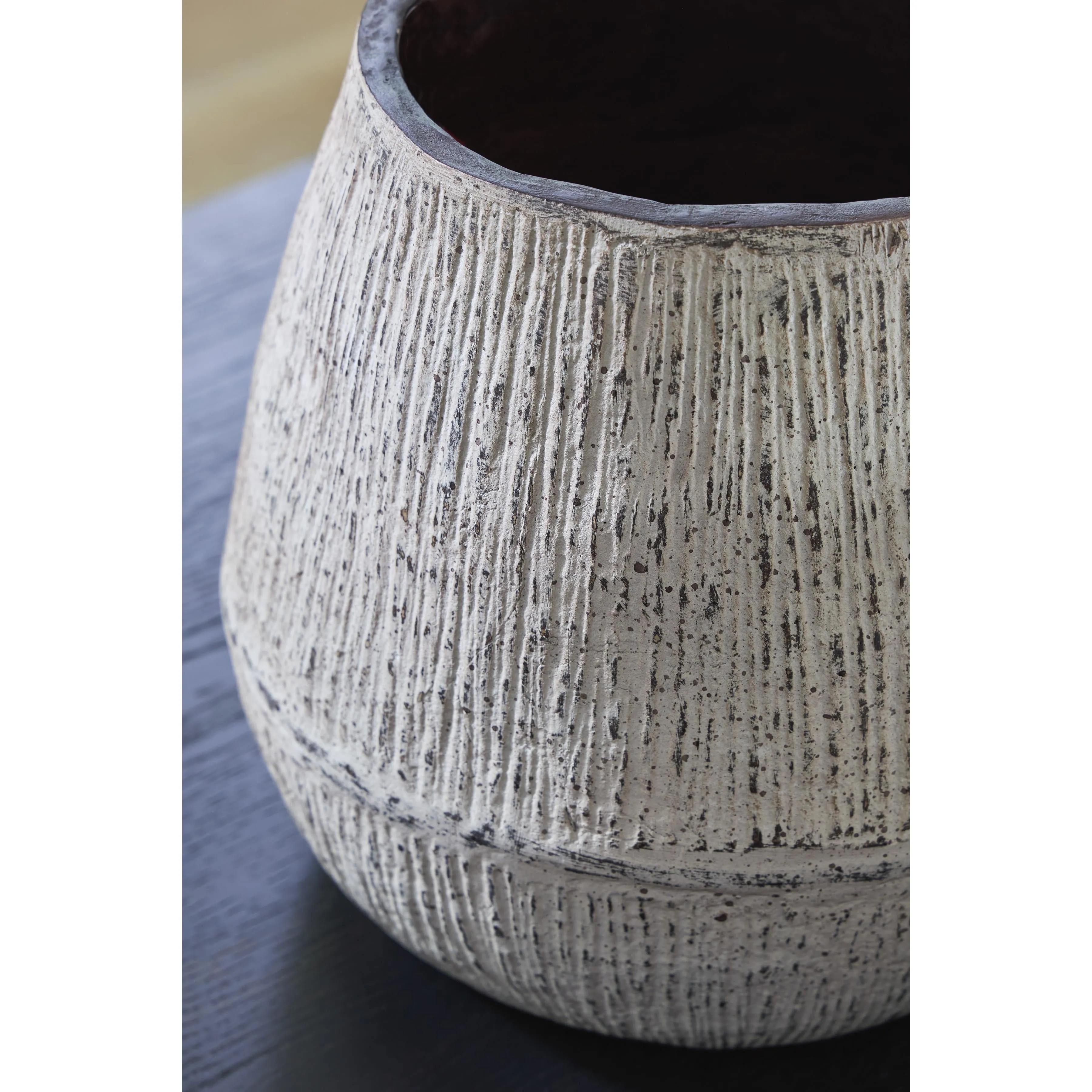 Signature Design by Ashley Claymount A2000636 Vase