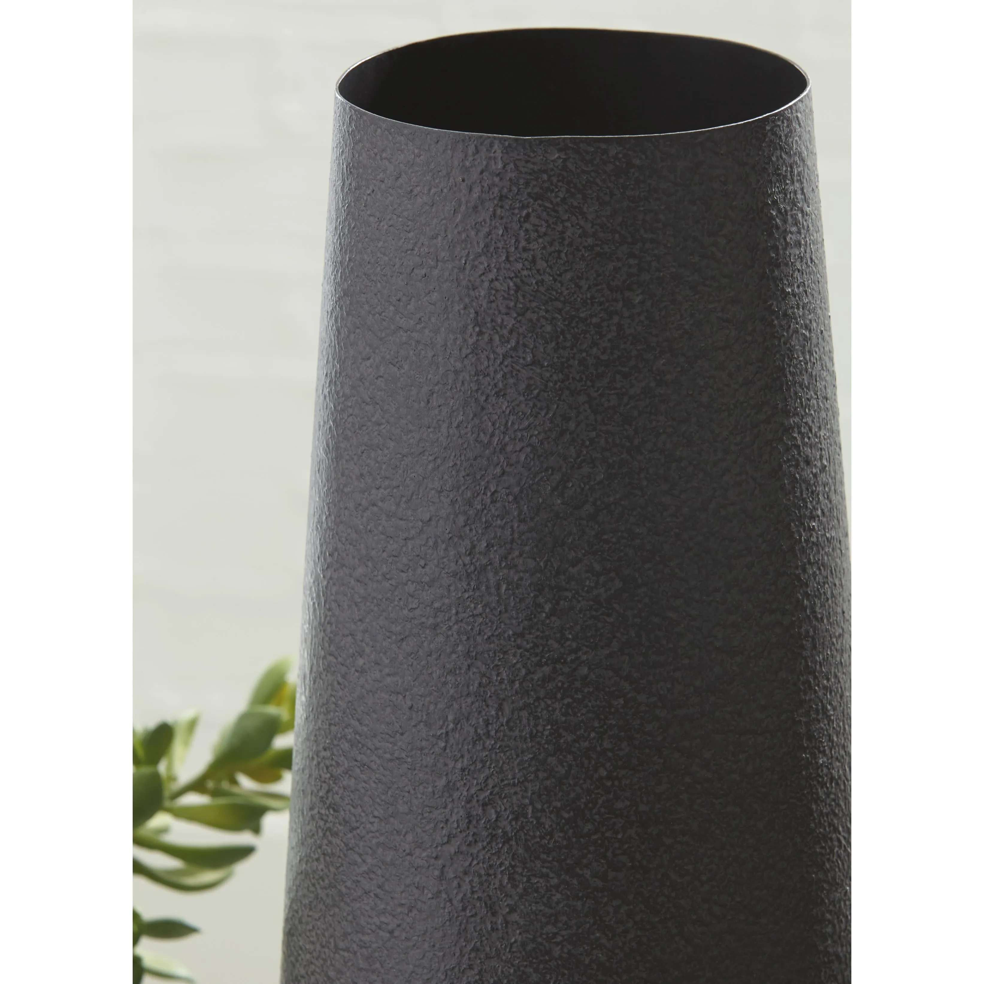 Signature Design by Ashley Fynn A2000516 Vase