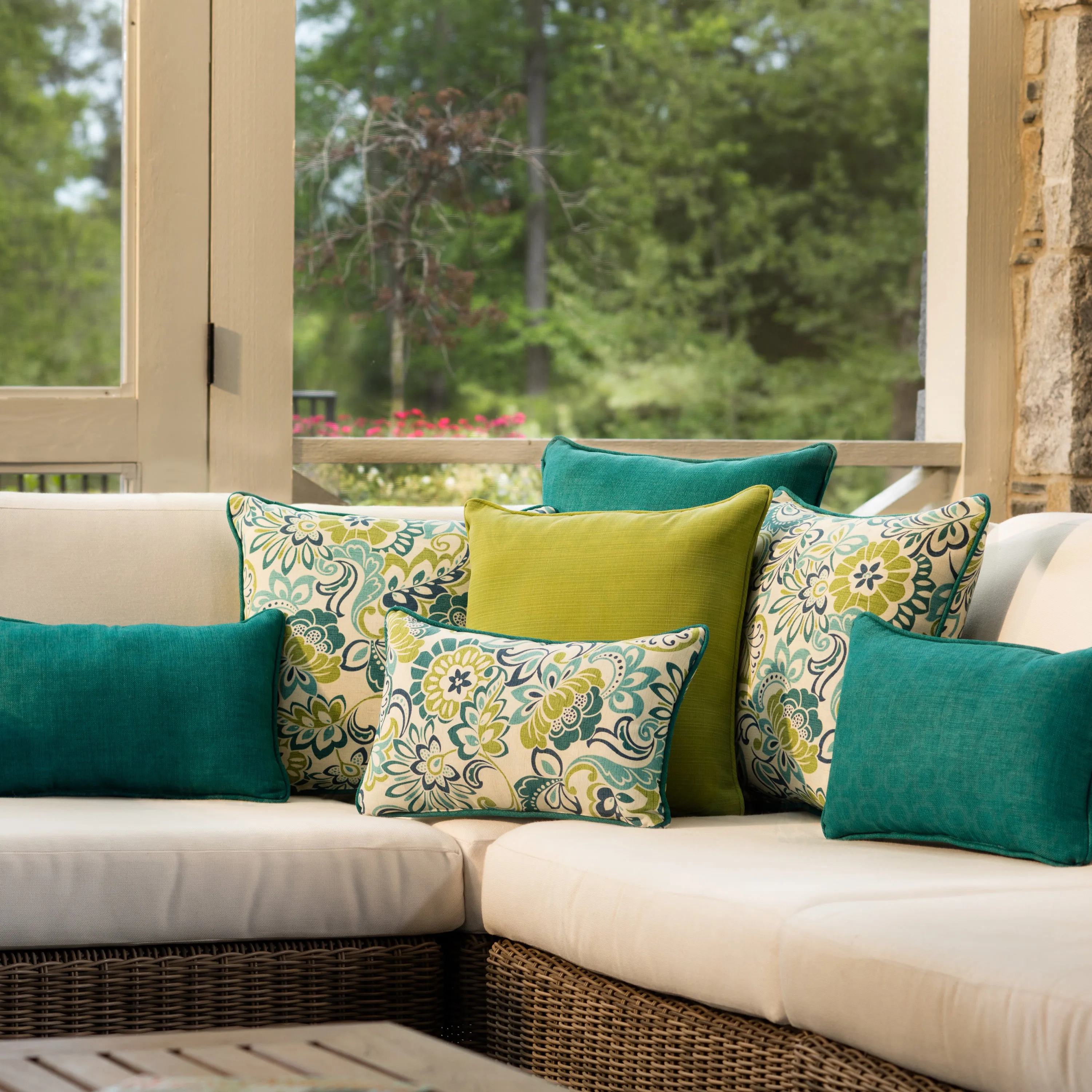 Zoe Mallard 18.5-Inch Throw Pillow (Set Of 2)
